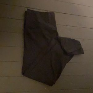 Lululemon Wunder Train High Rise Crop.